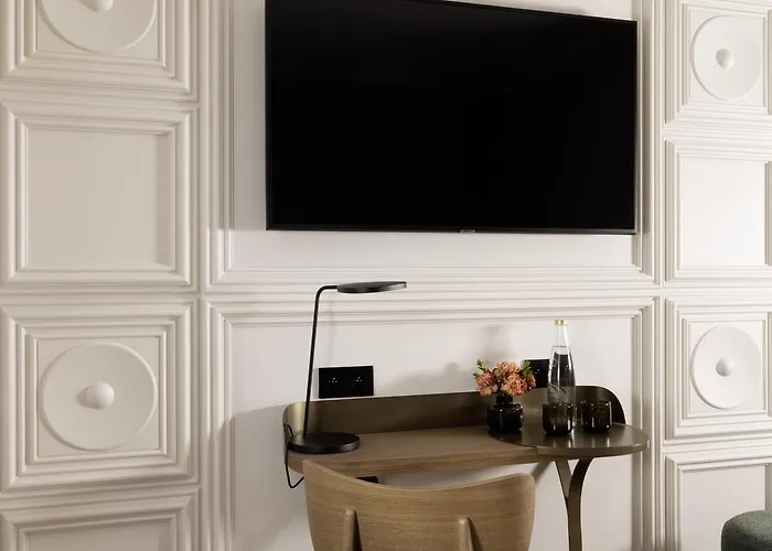 Hotel L'ormaie & Paris