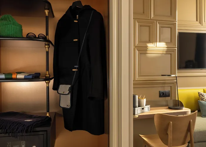 Hotel L'ormaie & Paris