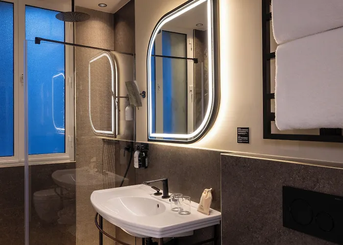 Hotel L'ormaie & Paris